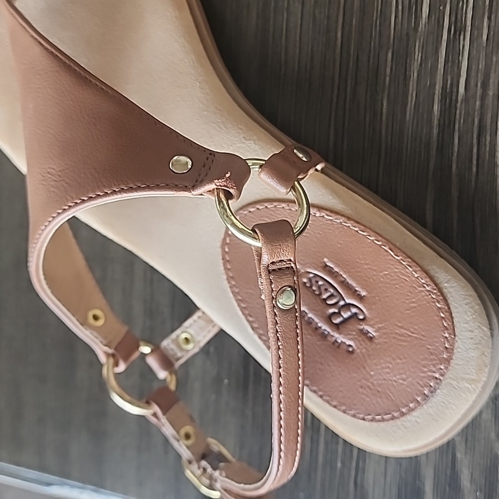 Bass sandals